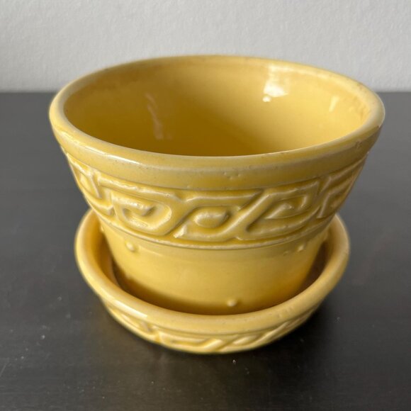 Vintage 1940s McCoy Greek Key Planter // Yellow Glaze // Attached Saucer 4.75" - Picture 5 of 10